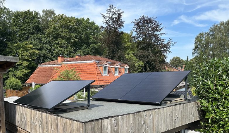 Balkonkraftwerk, zwei Solarmodule